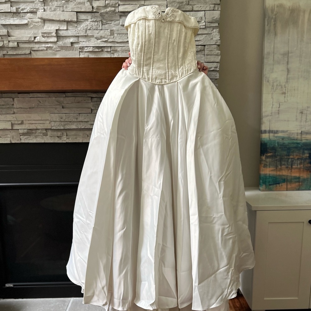 Wedding Dress - size 10